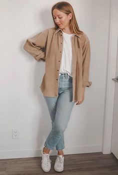 Travel Outfits Minimalist, Midsize Womens Fashion, Modern Millenial Fashion, Minimalist Thrift Fashion, Minimal Comfy Outfit, Everyday Style School With Jen, Social Worker Outfits Casual, Neutral Casual Outfits Simple, Converse Outfit For School