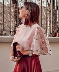 Lovely spring ❤ @cristinasurdu 🌸 #fashion #fashionista #fashionistas #fashiongram #fashionblogger #fashionable #fashionstyle #style… Áo Blu, فستان سهرة, Designs For Dresses, Moda Vintage, Indian Designer Wear, Mode Inspiration, Skirt Outfits, Fashion Tops