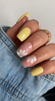 Yellow Nails Design, Spring Nail Trends, Cute Spring Nails, Daisy Nails, Her Nails, Cute Gel Nails, Yellow Nails