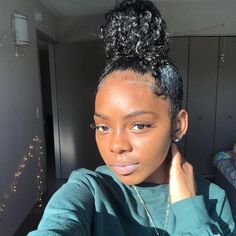 pin ‘ @kjvougee 👽 Girls Natural Hairstyles, Beautiful Natural Hair, Natural Hair Beauty, Pinterest Hair, Hair Crush, Natural Hair Journey, Hair Journey, Hair Skin, Protective Hairstyles