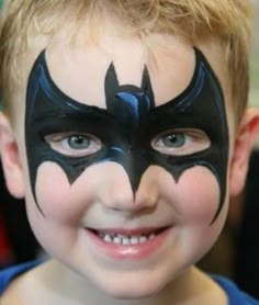 Kids Face Painting Easy, Disney Face Painting, Batman Face Paint, Superhero Face Painting, Easy Halloween Face Painting, Batman Face, Easy Face Painting Designs, Halloween Makeup For Kids, Maquillage Halloween Simple