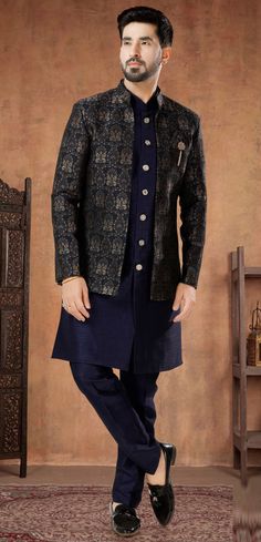 Royal Blue Long Sleeve Suit For Wedding, Royal Festive Wedding Kurta, Royal Blue Bandhgala For Wedding, Blue Formal Sets For Winter, Blue Formal Winter Sets, Royal Kurta For Eid Wedding, Royal Kurta For Wedding And Eid, Royal Wedding Kurta For Eid, Royal Festive Kurta For Eid