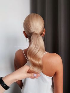 Day to Night: Transition Your Look with Versatile Ponytail Hairstyles Pony Tailed Hairstyle Wedding Guest, Hollywood Curl Ponytail, Slick Back Curled Ponytail, Sleek Bridal Ponytail, Hollywood Ponytail, Elegant High Ponytail, Wedding Hair Ponytail, Bridal Pony, Hollywood Hairstyle