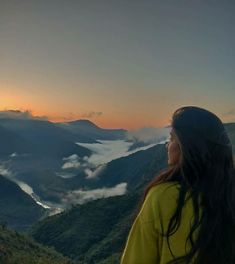 LIFE IN SERENE Woman In Mountains Photography, Araku Valley Photoshoot, How To Pose In Mountains, Mountain Aesthetic Photos, Kedarnath Photo Pose, Poses At Mountains, Kodaikanal Photography Ideas, Shimla Photography Poses