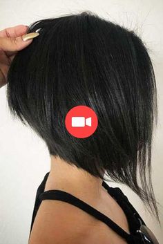 Choppy Bob Hairstyles For Fine Hair, Angled Bob Haircuts, Stacked Bob Hairstyles, Modern Haircuts, Short Curly Haircuts, Short Hair Undercut, Haircuts For Medium Hair