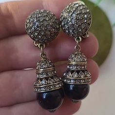 Authentic Heidi Daus Antique Gold Brass Genuine Black Onyx Drop Earrings Pair, Clip Ons. Dangles And Meticulously Decorated With Black Diamond Swarovski Crystals, Perfect To Pair Up With The Vast Selection Of Hd Black Diamond Necklaces! Beautifully Detailed. Other Heidi Items Are Available In Other Posts! Start Or Add To Your Collection Today! They Have Been Stored For A While And Have A Little Greenish On The Plating , Nothing Major But Worth Mentioning, Still Gorgeous, Stamped Heidi Daus. Black Enamel Clip-on Earrings For Evening, Black Enamel Drop Earrings For Party, Elegant Black Drop Clip-on Earrings, Black Drop Clip-on Earrings For Evening, Black Drop Clip-on Earrings For Party, Black Clip-on Drop Earrings, Black Enamel Metal Earrings For Evening, Black Clip-on Earrings For Formal Occasion, Black Dangle Clip-on Jewelry