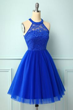 Halter kongeblå blonder kjole Royal Blue Dress For Graduation, Royal Blue Damas Dresses, Blue Quinceanera Dresses Damas, Middle School Dance Dresses Blue, Blue A-line Dress For Prom, Royal Blue Summer Prom Dress, Royal Blue Prom Dress For Summer, Blue Sleeveless Prom Dress, Blue Midi Dress For Spring Prom