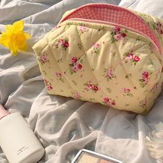 Cute Floral Makeup Bag Large Quilted Travel Makeup Pouch with Zipper Makeup Organizer Storage Bag Small Item Storage, Box Patterns, Travel Storage Bag, Bag With Zipper, Flower Bag, Organizer Storage, Cosmetic Organizer, Makeup Organizer, Pink Gingham