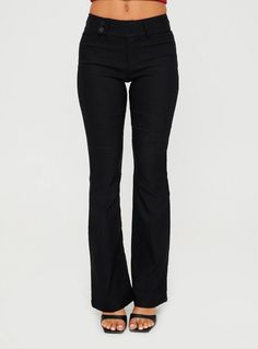 Oliviamark - Kinkirk's Best-Selling Tall Flare Leg Pants Black Flares, Black Flare Pants, Flared Leggings, Denim Chic, Black Flare, How To Hem Pants, Black Stockings, Flare Leg Pants, Black Trousers