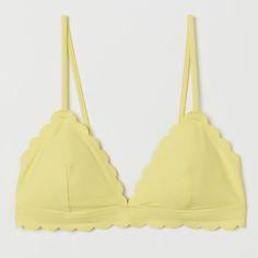 H&M Yellow Scalloped Bikini Top. Fabric Has Ribbed Detail. Padded Triangle Top Gives Good Support And Is Flattering. Light Stretch. Metal Enclosure With Multiple Sizing Options. Yellow Summer Bra, Summer Yellow Bra, H&m Sleeveless Beach Swimwear, Summer Yellow Bra With Comfort Fit, Triangle Bra, Scalloped Edges, Padded Bras, Light Yellow, Fashion Company