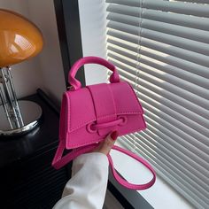 Style: Street Trend Material: PU Fashion Element: Sewing Line Suitcase shape: Horizontal square Closure Type: Package cover type Occasion: Daily Matching Compact Bag, Phone Purse, Bag Trends, Mini Crossbody Bag, Mini Crossbody, Square Bag, Purses And Handbags, Minion, Bags Women