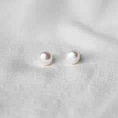 SLVR New York Classic Pearl Earrings Material: Sterling Silver Detail: Simple Pearl Studs 925 Silver Plane Skincare, Winx Costume, Crochet Crocodile, Pearls Photography, Classic Pearl Earrings, Beauty Wishlist, Natural Pearl Earrings, Academia Outfits, Crocodile Stitch