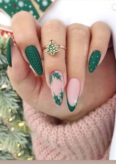 Mira estás uñas Navideñas! December Nails, La Nails, Christmas Gel Nails, Nails Christmas, Christmas Nails Acrylic, New Year's Nails, Xmas Nails, Green Nails, Photo Reference