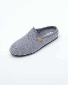 Le Clare Men's Casies in grey is a unique men’s slipper that boasts comfort and style. Crafted of 100% wool felt This slipper is perfect for the man who has everything. Made in Italy from the highest quality materials. Casual Wool Slip-on Slippers, Casual Wool Slippers With Round Toe, Casual Wool Slippers For Winter, Casual Wool Slippers With Rubber Sole, Winter Wool Slippers With Cushioned Footbed, Wool Slippers With Cushioned Footbed For Winter, Gray Winter Slippers With Textured Footbed, Gray Textured Slippers For Winter, Gray Textured Winter Slippers