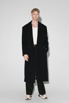 Street Menswear, Oversized Overcoat, Oversized Aesthetic, Statement Coat, Broad Shoulders, Everyday Luxury, South Bay, Manhattan Beach, Oversized Silhouette