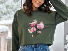 Minimalist Floral Sweatshirt, Boho Floral Hoodie, Spring Flowers T-Shirt, Mothers Day Gift, Wildflower Birthday Gift, Flowers and Plants Tee, Printed Both Sides ❗️❗️❗️Please be aware that the Sweatshirt is a Unisex Cut and may be oversized. Please check the size charts from the pictures to measure yourself just to be sure you will receive a good sized item. For Woman sizes I suggest to size down. Please note that we are shipping from more Partners when we run out of stock, so you may be receivin Wildflower Birthday, Gift Flowers, Floral Sweatshirt, Floral Hoodie, Large Shirts, Fitted Sweater, Boho Floral, Size Charts, True Beauty