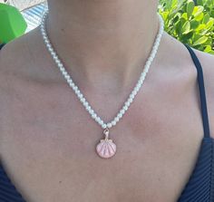 Seashell Pearl Charm Necklace Pearl Charm Necklace, Seashell Pendants, Coastal Chic, Pearl Charms, Hand Made Jewelry, Beach Jewelry, Beauty Accessories, Boho Chic Fashion, Elegant Jewelry