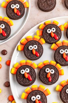 cookies decorated to look like turkeys with chocolate chips