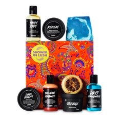 A joyful and bright shower gift bursting with uplifting citrus scents. This head-to-toe ethically sourced gift contains eight reasons to be cheerful. Lush Gift Set, The Olive Branch, Shower Scrub, Spa Gift Box, Handmade Cosmetics, Spa Gift, Citrus Scent, Shampoo Bar, Olive Branch