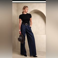 New Banana Republic High Rise Jeans . Never Wear To Big For Me Banana Republic Jeans, Looks Black, How To Hem Pants, Looks Chic, Blue Pants, Business Casual Outfits, Looks Style, Wide Leg Denim, Carolina Herrera