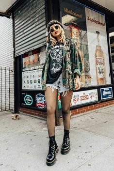 Grunge Winter Outfits, Nicole Alyse, New Grunge, Soft Grunge Outfits, 90’s Grunge, Estilo Punk Rock, Western Outfits Men