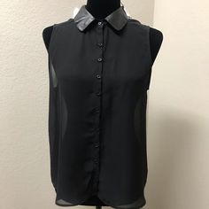 Rue 21 Black Collared Sheer Sleeveless Button Down Top - Size Large Nwt New With Tag Collar Is Faux Leather Body Is 100% Polyester Womens Boho Tops, Batwing Sleeve Blouse, Chevron Top, Sheer Floral Top, Sheer Lace Top, White Lace Top, Work Tops, Black Shirt Dress, Rue 21