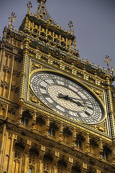 the big ben clock tower towering over the city of london