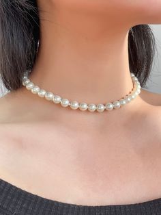 Color: White Gender: Women Material: Nylon Quantity: 1 piece Style: Elegant Details: Pearls Type: Chokers IN Length 13.8-16.5 This data was obtained from manually measuring the product, it may be off by 1-2 CM. Elegant White Accessories, Pearl Necklace Shein, Pretty Pearl Necklace, White Jewelry Aesthetic, Pearl Jewelry Aesthetic, Chokers Aesthetic, White Necklace Jewelry, Templat Amplop, Collar Aesthetic