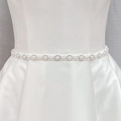 💖 Our Current New Shop Promotion 💖 Get a free 2 pcs CZ Bobby Pin Set with every order! Order now and enjoy the added sparkle and elegance! (: Pearl Belt Wedding, Pearl Wedding Belt, Wedding Belt Pearl, Wedding Belt for Bride Pearl This lovely Pearl Belt Wedding features oblong rings of rhinestones centered by pearls. 💖 Details - Embellishment measures 17.75 inches long and .4 inches wide - Finished with soft ivory organza, measures 108 inches long - Handmade with sparkling rhinestones, simula Pearl Packaging, Pearl Wedding Dress Belt, Wedding Dress Sash Belt, Pearl Belt, Wedding Jewelery, Pearl Wedding Dress, Bridal Sash Belt, Wedding Dress Sash, Pearl Bride