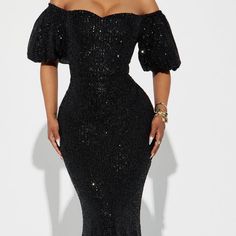 Very Beautiful Black Dinner Dress Black Maxi Dress For Holiday Night Out, Black Holiday Maxi Dress For Night Out, Holiday Black Maxi Dress For Night Out, Glamorous Black Maxi Dress For Gala, Black Evening Dress For Holiday, Glamorous Black Holiday Maxi Dress, Glamorous Black Bodycon Evening Dress, Black Fitted Maxi Dress For Holiday, Holiday Black Fitted Maxi Dress