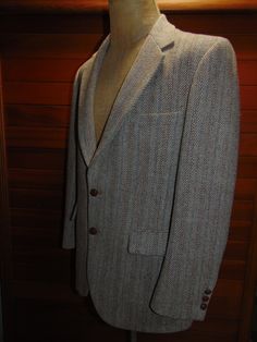 Harris & Frank Harris Tweed 2 Button Jacket, Sport Coat Size 42. Pure 100% Scottish Wool. Hand Woven. Length Is 34". 22" Straight Across The Front, Flat, Arm Pit To Arm Pit. Sleeve Length Is 25". 18" Shoulder To Shoulder. Excellent Condition. Fall Formal Single Button Tweed Jacket, Formal Fall Single Button Tweed Jacket, Formal Single-button Tweed Jacket For Fall, Fall Formal Single-button Tweed Jacket, Fall Tweed Jacket With Single Button And Suit Collar, Tailored Single Button Tweed Jacket For Fall, Fall Single Button Tailored Tweed Jacket, Business Casual Tweed Blazer With Lapel Collar, Fall Tweed Jacket With Single Button And Notch Lapel