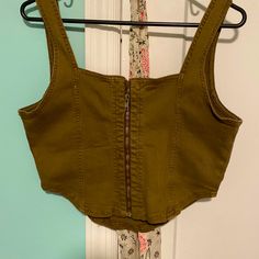 Nwot Free People Stretch Briwn Denim Vest Zip Up Brown Cotton Utility Top, Casual Cotton Crop Top With Pockets, Fitted Cotton Crop Top With Pockets, Fitted Utility Tops For Summer, Spring Casual Crop Top With Zipper Closure, Casual Crop Top With Zipper Closure For Spring, Casual Crop Top With Zipper For Spring, Trendy Khaki Crop Top For Spring, Brown Cotton Crop Top For Day Out