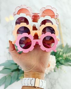 The CUTEST flower shaped sunglasses to celebrate the start of summer! With your purchase you receive: 1 Pair of Flower Sunglasses (pink, white, orange and translucent!) 1 Card attached to the box 1 Box (Color of your choice-choose at check out window!) 1 piece of tissue paper THE LOVE LEIGH GIFT PROMISE: We guarantee our products and ensure that you will be 100% happy with your purchase! Please see our testimonial section and our 7,000 plus sales from our Etsy shop! Aesthetic Sunglasses, Funky Sunglasses, Flower Sunglasses, Thank You Flowers, Name Label, Cute Sunglasses, Girl Flower, Shaped Sunglasses, Fashion Eye Glasses