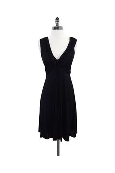 Current Boutique-David Meister - Black Gathered Sleeveless Dress Sz 2 Sleeveless Ruched V-neck Dress For Formal Occasions, Stretch Sleeveless V-neck Dress For Night Out, Flattering Sleeveless Midi Dress For Evening, Black Sleeveless V-neck Dress For Date Night, Stretch Sleeveless Dress With Flattering Silhouette, Sleeveless V-neck Dress For Night Out, Flattering Sleeveless Evening Dress, Elegant Sleeveless Stretch V-neck Dress, Sleeveless Ruched Stretch Dress With V-neck