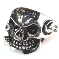 Vintage Gothic Oxidized Biker Smoking Bullet Skull Silver Punk Hiphop Ring A21 Hiphop Ring, Devil Tattoo, Skull Accessories, Hip Hop Rings, Vintage Gothic, Mens Accessories Jewelry, Ring Color, Vintage Accessories, Skull Tattoo