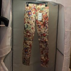 Brand New Multicolor Printed Pants For Spring, Spring Multicolor Printed Pants, Trendy Spring Printed Jeans, Trendy Printed Jeans For Spring, Spring Multicolor Printed Bottoms, Spring Floral Print Straight Leg Jeans, Multicolor Floral Print Pants For Spring, Casual Pink Floral Print Pants, Pink Floral Print Pants For Summer