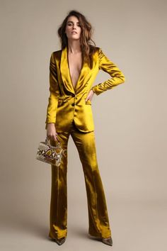 "Golden Glamour Mustard Gold Women's Two-Piece Ensemble Party and Prom Item Include :- Blazer + Pant Fabric:- Satin Color:- Mustard Gold Dry Clean Recommended The dress is for weddings, Parties, Proms, and Many Occasions. We make the suit according to our Standard size chart If you are not sure about your size/measurement, please give your body measurements in inches & and centimeters so we make the perfect suit for you. shoulder breast sleeve length bicep jacket length hips waist your height Sizing: size XS (US 34) chest 92 - 95 cm / 36\" - 37.4\" waist 74 cm / 29.1\" hips 92 cm / 36\" biceps 30 cm / 11.8\" size S (US 36) chest 96 - 99 cm / 37.8\" - 39\" waist 78 cm / 30.7\" hips 96 cm / 38\" biceps 32 cm / 12.6\" size M (US 38) chest 100 - 103 cm / 39.4\" - 40.5\" waist 82 cm / 32.3\" hi Gold Suit, Mode Kimono, Mode Costume, Velvet Suit, Stil Boho, Guest Attire, Party Kleidung, Cocktail Attire, Cooler Look