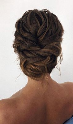 Chignon Simple, Prom Braid, Twisted Bun, Simple Updo, Wedding Hair Half, Girls Hairstyles Easy, Kadeřnické Trendy, Prom 2023