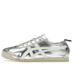 The Onitsuka Tiger Mexico 66 'Silver' is the perfect blend of retro and modern style. Featuring classic running shoe design elements, this model has a unique vintage 60's look that will add a timeless touch to your casual wardrobe. Crafted with premium materials, it ensures comfort and long-lasting wear. Show off your classic style with the MEXICO 66® heritage shoe! Tiger Shoes, 60s Look, Running Shoes Design, Tiger Mexico 66, Onitsuka Tiger Mexico 66, Mexico 66, Dr Shoes, Off White Mens, Asics Sneakers