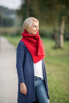 An oversize chunky scarf - the most important accessory you need for a cold season. So cozy and so soft, it will save you from a rough wind or a frosty day. Wide and chunky. Length: 170cm, 66.92inches Width: 27cm, 10.62inches Measurements can vary due to the fact that it is handmade. Material: a warm blend of 65% superfine alpaca,35% Peruvian Highland wool. Very soft and appropriate for sensitive skin. All colors of these scarves are available from all Drop Andes yarns on our store. All of the c Knit Scarves For Cold Weather, Casual Knitted Winter Shawl, Chunky Knit Acrylic Scarf For Winter, Chunky Knit Acrylic Winter Scarf, Cozy Acrylic Scarves For Winter, Cozy Acrylic Winter Scarves, Chunky Knit Scarves For Winter Cold Weather, Cozy Winter Scarves In Acrylic Yarn, Cozy Acrylic Yarn Scarf For Winter