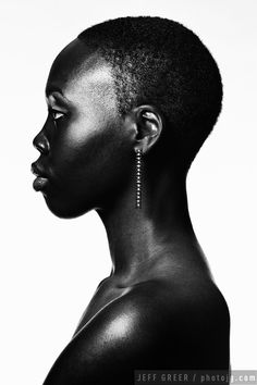 African People, Dark Skin Women, Side Profile, Interesting Faces, African Women, Black And White Photography