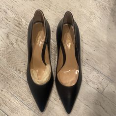 Gianvito Rossi Black Leather Kitten Heels White Soles Size 37.5. New Never Worn Made In Italy Ref 42 Heels White, Rossi Shoes, Gianvito Rossi, Shoes Women Heels, Kitten Heels, Blue White, Shoes Heels, Black Leather, In Italy