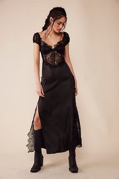 Hourglass Grunge Outfits, Little Black Dress Sleeves, Alt Wedding Guest Dress, Free People Midi Dress, Dark Fem Dress, Punk Rock Wedding Guest Outfit, August 2024 Fashion, Black Occasion Dress, Gothic Cocktail Dress