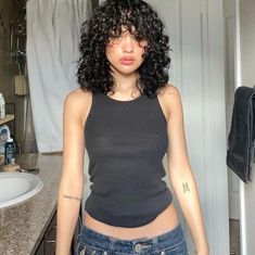 Nalydenaly Ig, Round Bob Curly Hair, Loose Curly Hair With Bangs, Haïr Cut For Curly Hair Girl, Short Black Hair Curly, Curly Poofy Hair, 3b Short Hair, 3a Short Hair, Short 3a Hair