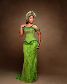 Wedding Guest Dress Nigeria, Nigerian Ankara Styles Dresses, Ankara Asoebi Styles For Wedding, Green Lace Asoebi Styles, Asoebi Styles Lace Traditional Weddings, Ankara Asoebi Styles, Classy Wedding Guest Outfit, Asoebi Lace Styles Classy, Asoebi Designs