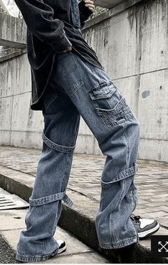 Fall denim trends fall hottest trends classic cargo pants jeans mens fashion Y2K Jeans Online Store, Street Punk, Baby Tees Y2k, Jeans Cargo, Bodycon Floral Dress, Vintage Grunge, Jeans Online, Vintage Vibe, Washed Denim