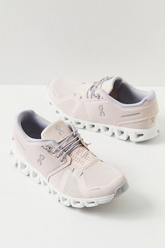 On Cloud Shoes Pink, Pink On Clouds, Pink On Cloud Shoes, On Cloud Womens Shoes, On Cloud 5, Workout Outfits, Zero Gravity