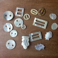 Shell belt slides and buttons - vintage sewing - NextStage Vintage Vintage Buttons Crafts, Vintage Buttons Antiques, Mop Buttons, Shell Belt, Button Collecting, Pearl Crafts, Pottery Inspo, Vintage Sewing Notions, Antique Trunk