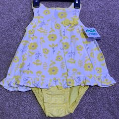 Size 18m Yellow Summer Swing Dress. New With Tags. Playful Yellow Dress For Playwear, Fitted Yellow Dress For Playtime, Casual Yellow Playwear Dresses, Casual Yellow Dresses For Playwear, Playful Yellow Cotton Dress, Yellow Sleeveless Dress For Playtime, Casual Yellow Dress For Playtime, Carters Girl