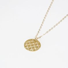 Circular Coin Pendant Charm Necklace For Gift, Circular Coin Pendant Charm Necklace Gift, Circle Coin Pendant Charm Necklace Gift, Minimalist Circle Charm Gold Necklace, Gold Circle Minimalist Charm Necklace, Minimalist Gold Circle Charm Necklace, Gold Minimalist Medallion Pendant Necklace, Minimalist Gold Medallion Pendant Necklace, Dainty Round Disc Medallion Necklace For Gift